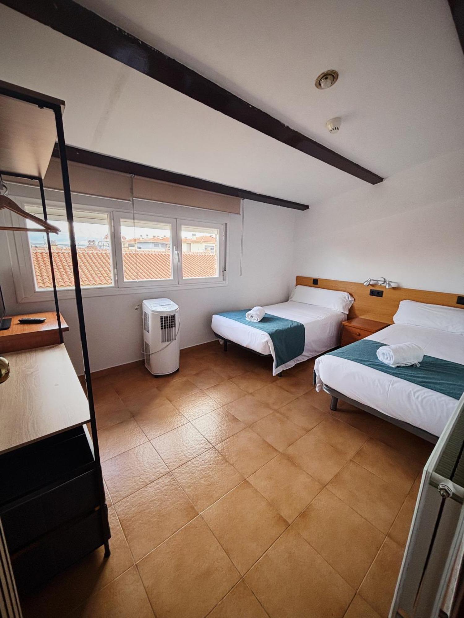 Hostal Legaz Funes Exterior photo
