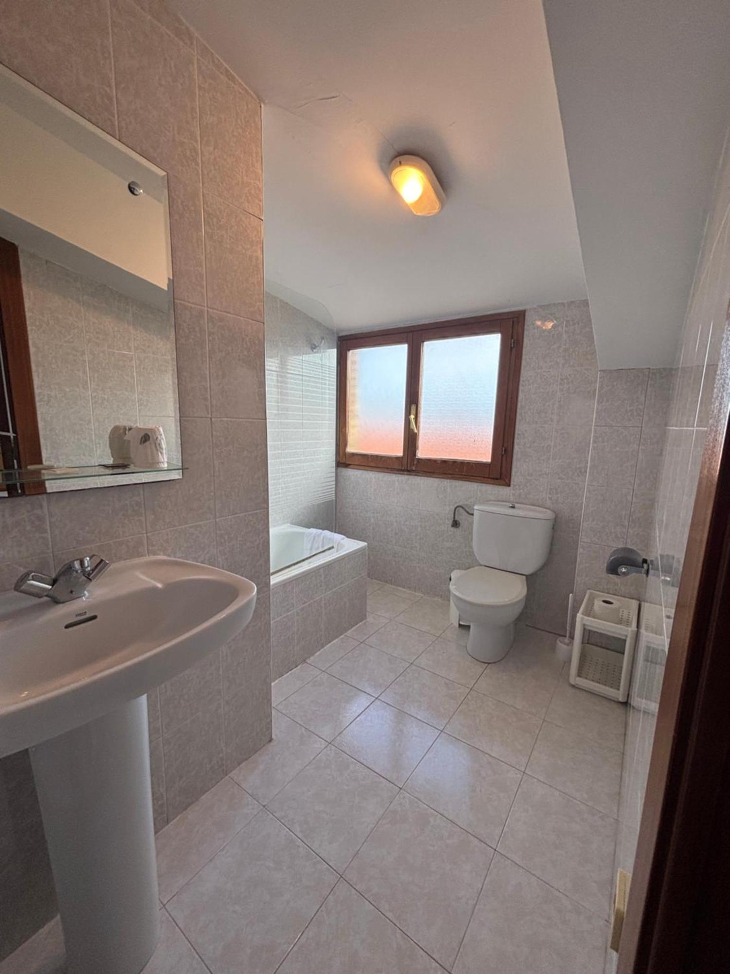 Hostal Legaz Funes Exterior photo